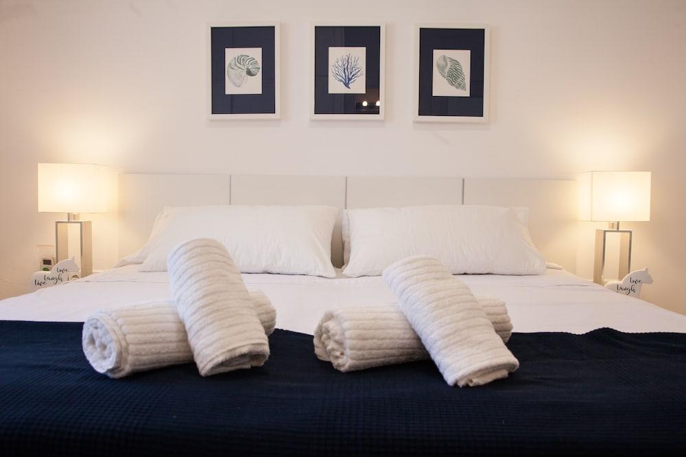 New Opening Villa Oasis Terramar Sitges Esterno foto